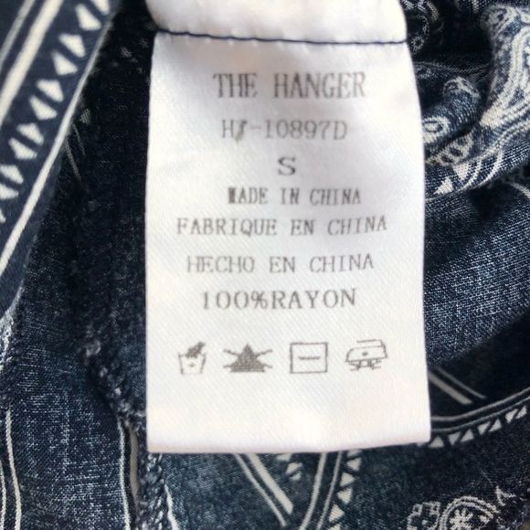 2/15$ Blouse/ top - Picture 4 of 5